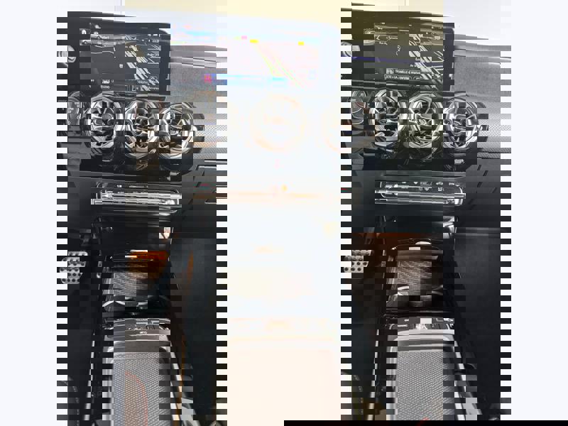 Image Mercedes-Benz GLA 180 d AMG Line  